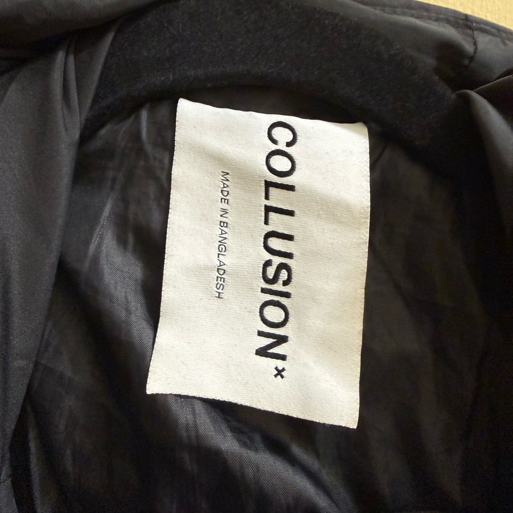 Unisex maxi puffer jacket with hood in black - Picture 6 of 7